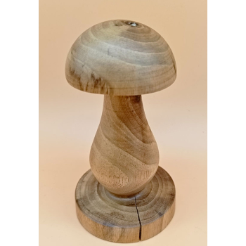 Grzyb z orzecha włoskiego szer.7,9cm/wys.14cm
