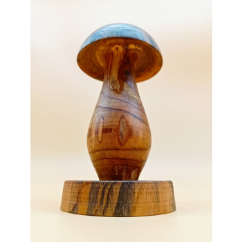 Grzyb z czereśni szer.7,9cm/wys.15cm