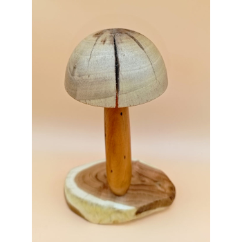 Grzyb wykonanay z akacji, czereśni i orzech włoskiego szer.13,5cm/wys.21cm/dł.6,5cm