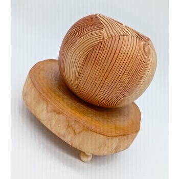 Świecznik  szer.15,5cm/wys.14cm/dł.13,5cm
