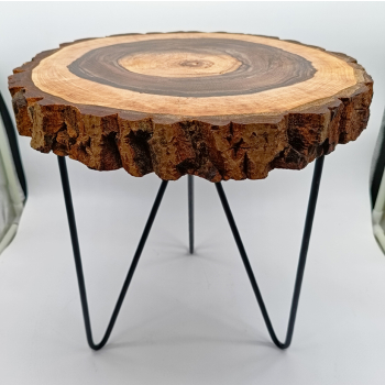Stolik kawowy z orzecha włoskiego dł.33cm/szer.31cm/wys.33cm