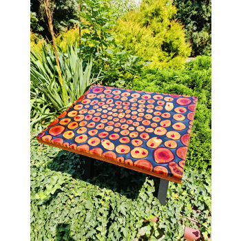 Stolik kawowy, plastry drewniane zalewane żywicą epoksydową dł.57,5cm/szer.47,5cm/wys.43,5cm