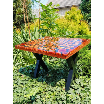 Stolik kawowy, plastry drewniane zalewane żywicą epoksydową dł.57,5cm/szer.47,5cm/wys.43,5cm